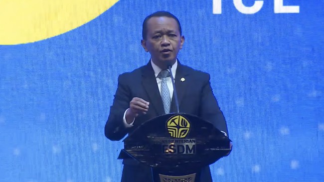 Bahlil Urges Oil Firms to Tap Oil from Community-Run Old Wells