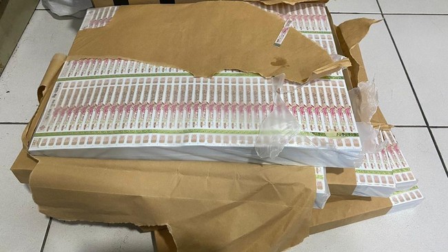 Customs–TNI raid on fake excise-stamp factory, seizes Rp570 billion