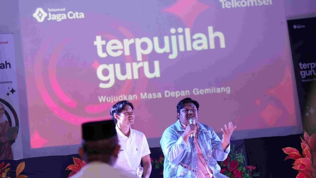 Terpujilah GURU Telkomsel uplifts 1,000 educators in Indonesia
