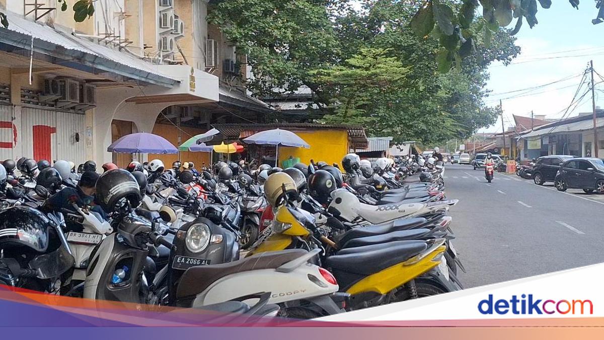 Mataram Transport Department Records 12 New Parking Points, Trendy Cafés Dominate