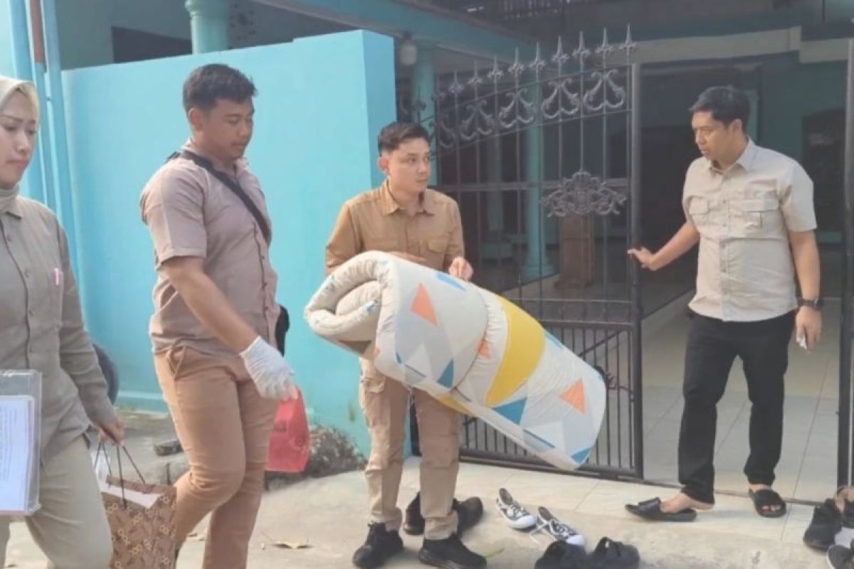 Police raid pesantren linked to suspect in molestation of students in Ponorogo