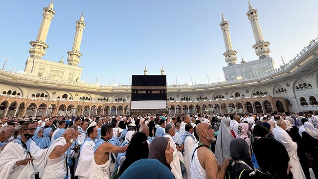 Moving! A Sea of People Fills the Kaaba Ahead of the Hajj Peak