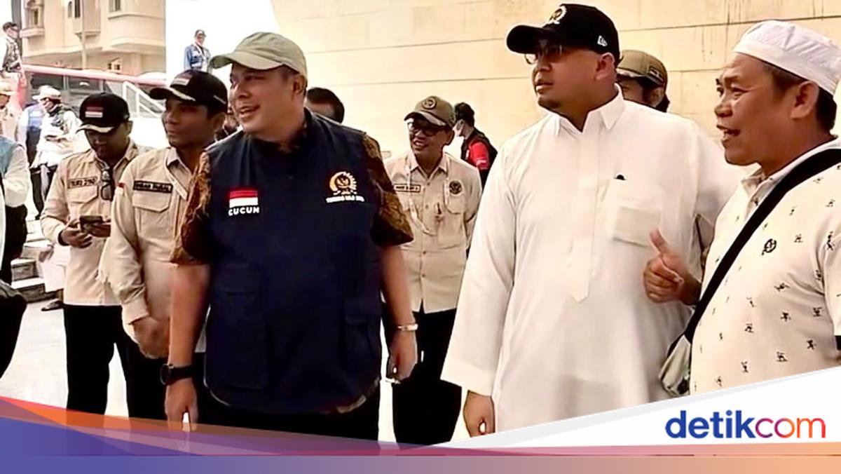 Prabowo's Directive: Andre Rosiade Distributes 122 Eid al-Adha Cattle in West Sumatra