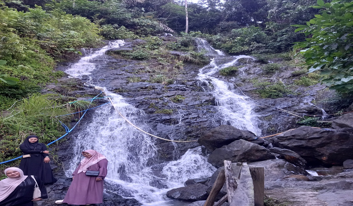 The Charm of Gunung Rambutan Waterfall along the Trans Kalimantan Corridor between South and East Kalimantan