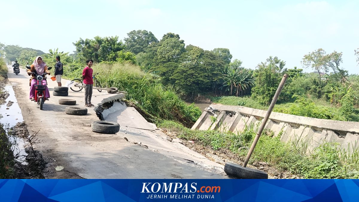 Kali CBL Road in Bekasi Slumps Again, Vehicles Unable to Pass