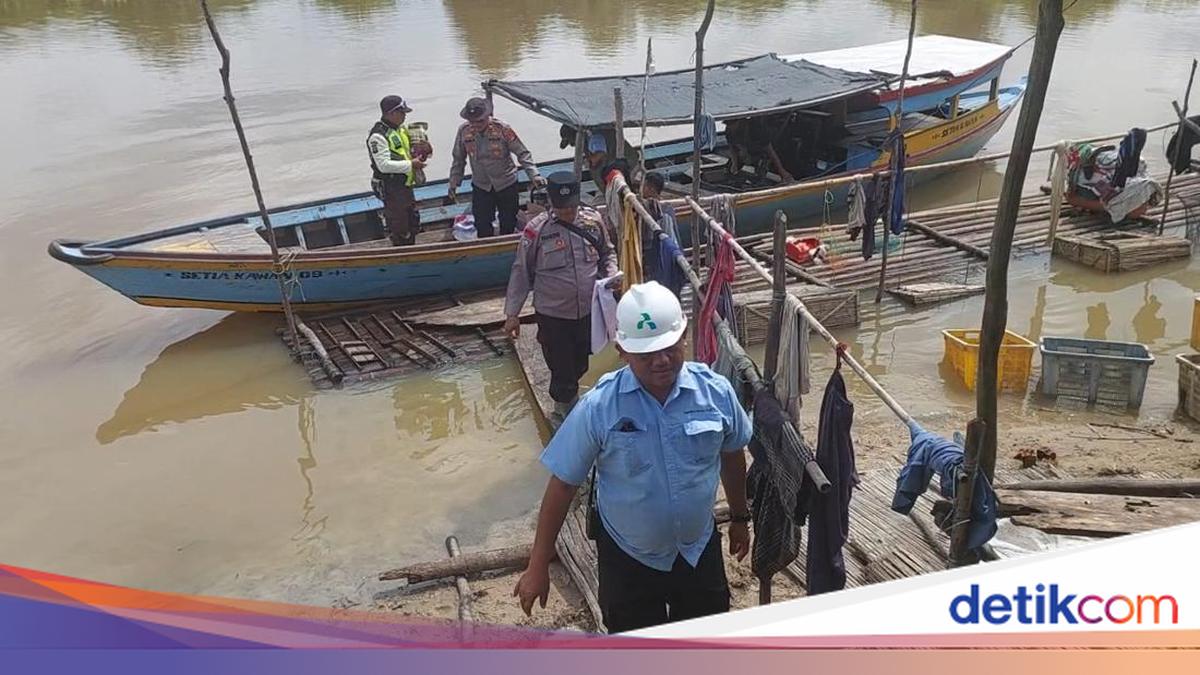 Supporting National Programme, Lempuing Jaya Police Sector Holds Patrols to Prevent Forest and Land Fires