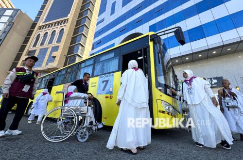 Shalawat Bus Service to Halt Tomorrow; Indonesian Hajj Pilgrims Urged Not to Strain Themselves to Masjid al-Haram