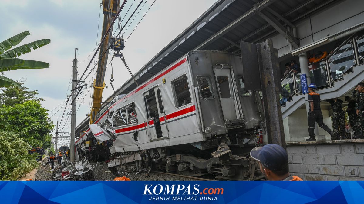 Transport Minister says the KRL struck by Argo Bromo Anggrek in East Bekasi halted due to crowds