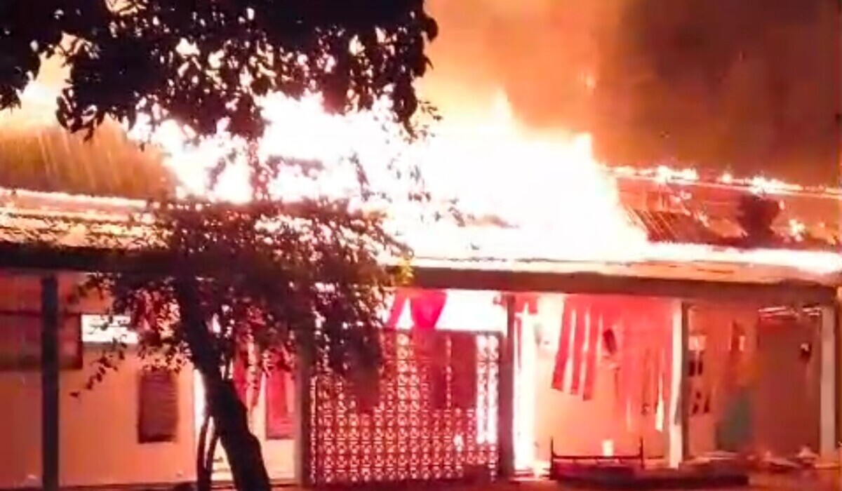 Clash Between Engineering and Agriculture Students at USK Banda Aceh: Two Buildings and Six Vehicles Burned