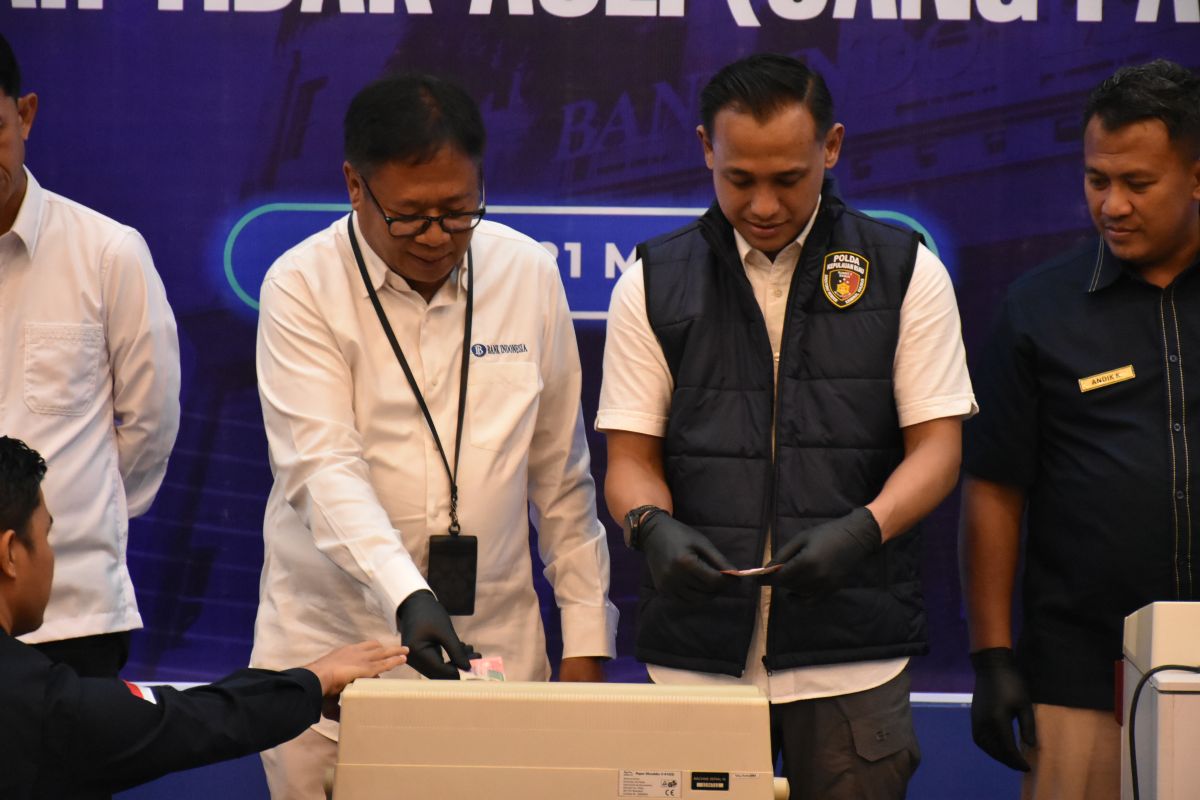 Kepri Botasupal destroys 5,454 counterfeit Rupiah banknotes