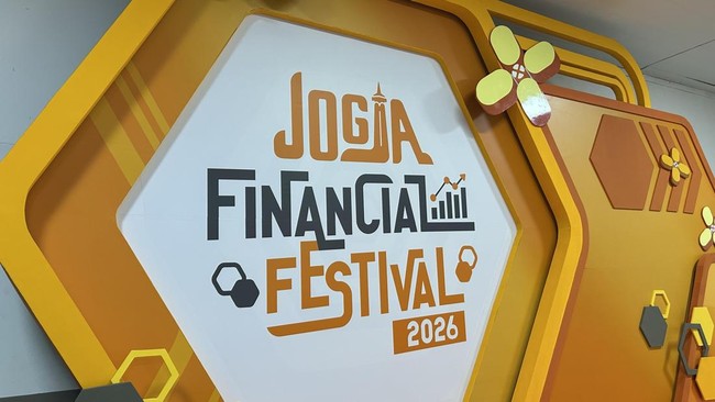 Students and Online Ride-Hailing Drivers Eager Ahead of Jogja Financial Festival
