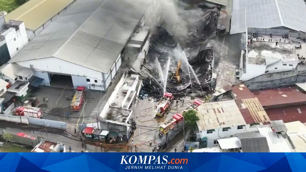 The Fire at a Plastic Warehouse in West Jakarta Has Not Been Extinguished For Four Days, Here Is Why