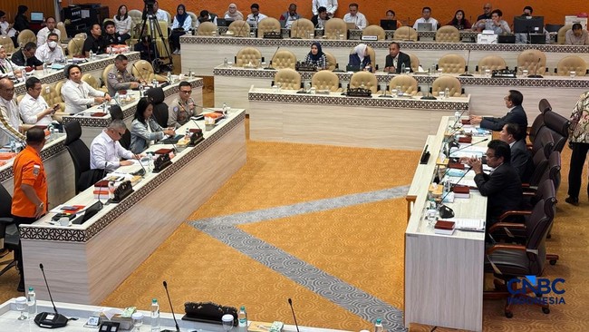 DPR Proposes Private Sector Involvement in Indonesia's Railways, Not Just KAI