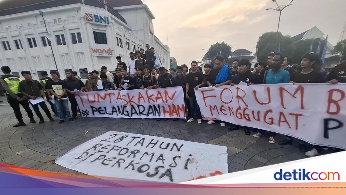 DIY BEM Forum Stages Demonstration at Jogja's Zero Point, Demanding Activist Protection Bill