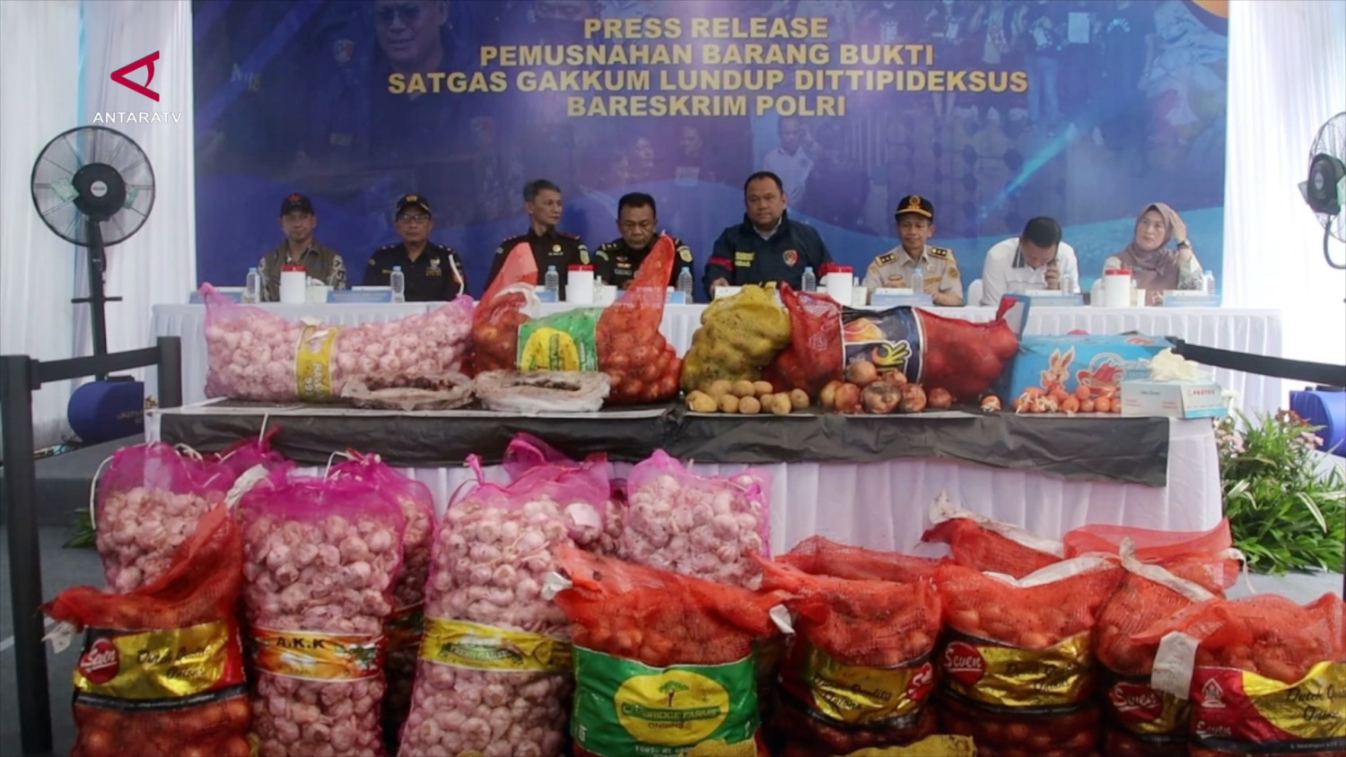 BKHIT Kalbar and Bareskrim Foil 65-Ton Illegal Food Smuggling
