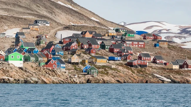 Trump's Aide: It's Time for the US to Establish a Foothold in Greenland