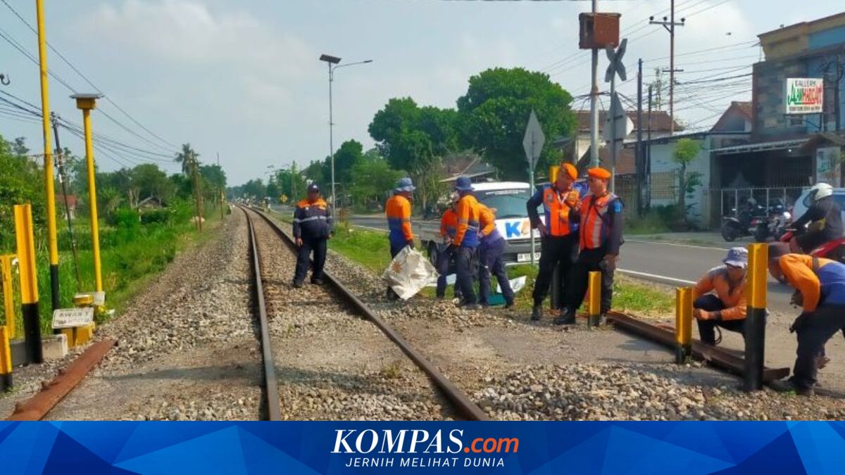 Cost to address 136 level crossings at Rp400 million per metre