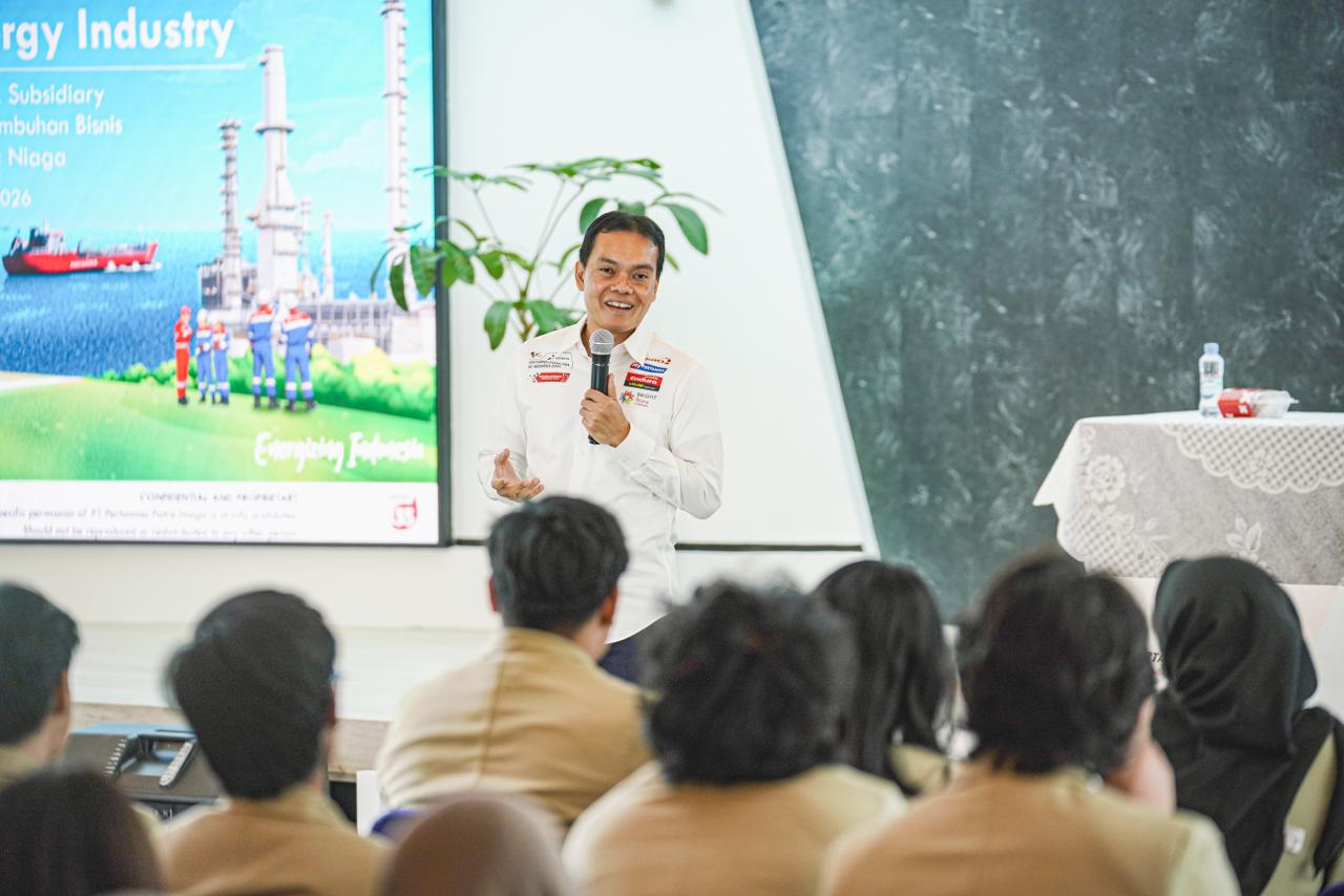 Visit to Pertamina Patra Niaga Provides Students with Insights into Oil and Gas Governance