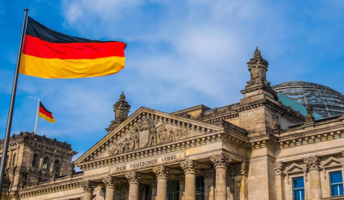 Zeitwendestudy: German Public Trust in the US Plummets Sharply