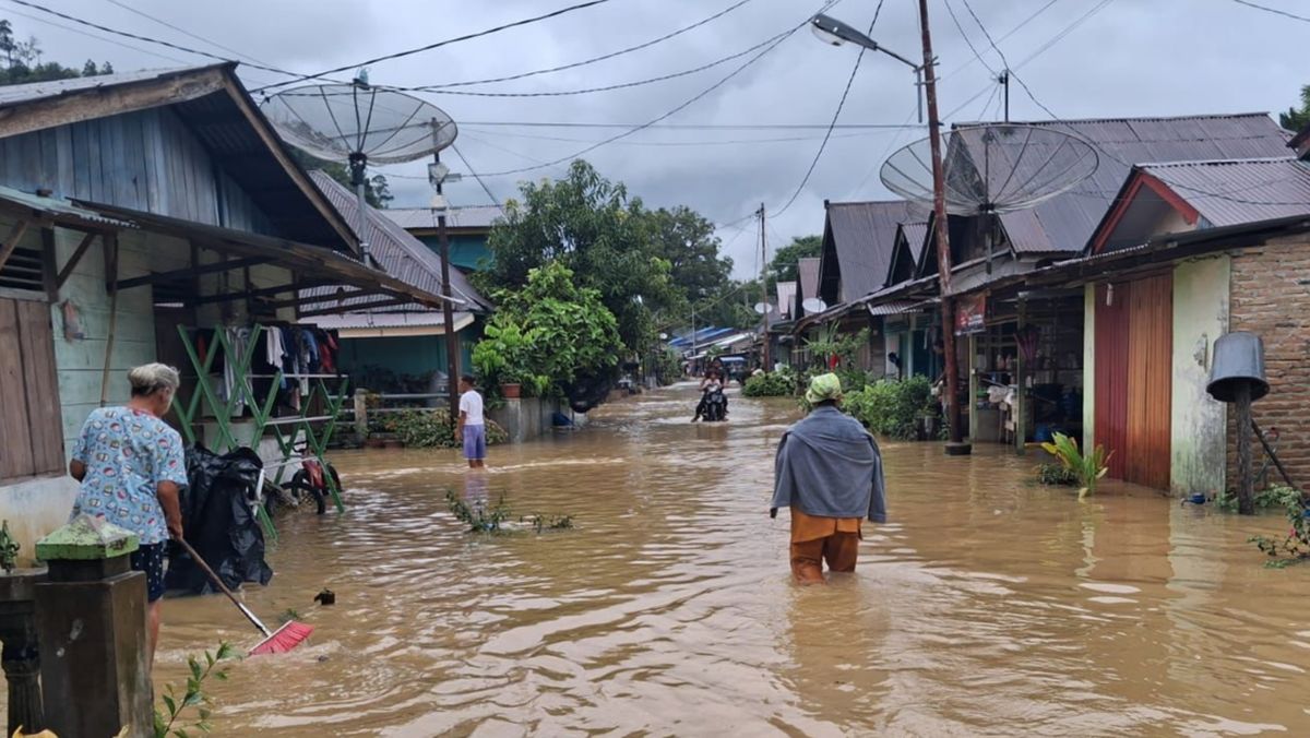 Three Regencies in North Sumatra Hit by Floods