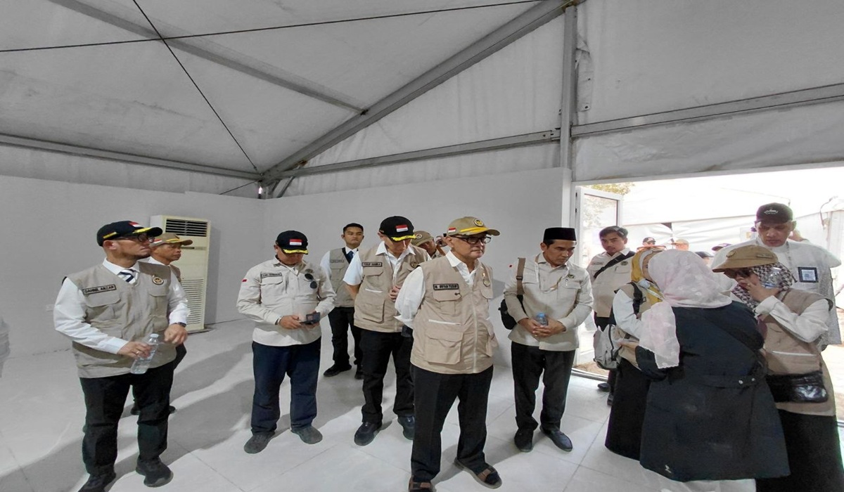 Hajj and Umrah Minister Orders Additional Tents for Indonesian Pilgrims in Arafah