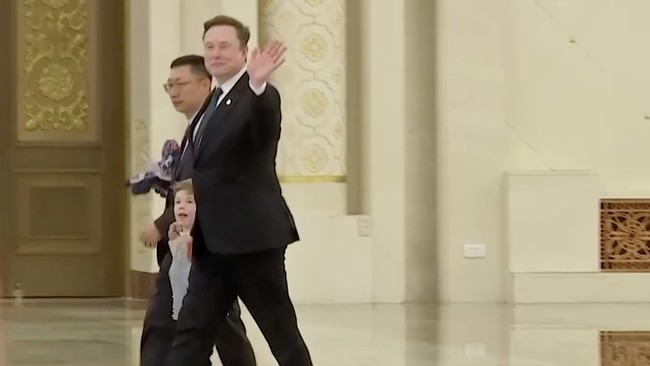 Elon Musk Boasts His Creation Is on a Par with Jesus Christ's Miracles