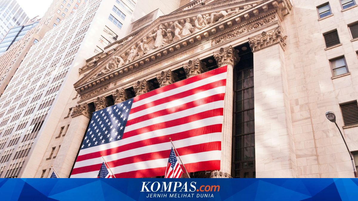 Wall Street closes higher as oil prices fall and hopes of a US-Iran détente rise