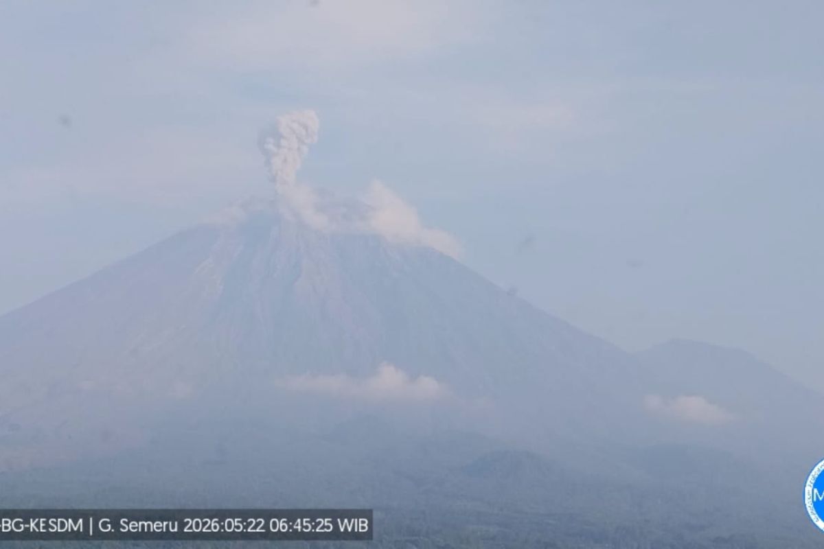 Mount Semeru erupts with a 1,000-metre eruption column