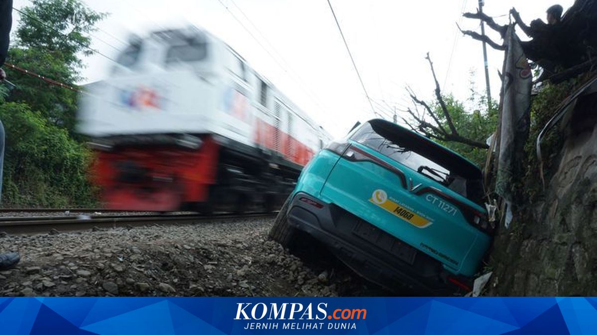 Bekasi Timur train crash: taxi not faulty, signalling and communications under scrutiny