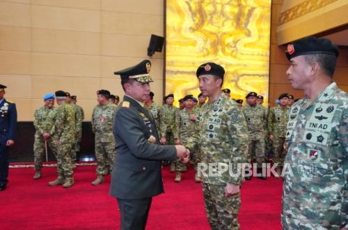 Commander Leads Change-of-Command Ceremony as Brigadier General M Nas Officially Becomes Head of the TNI Information Centre