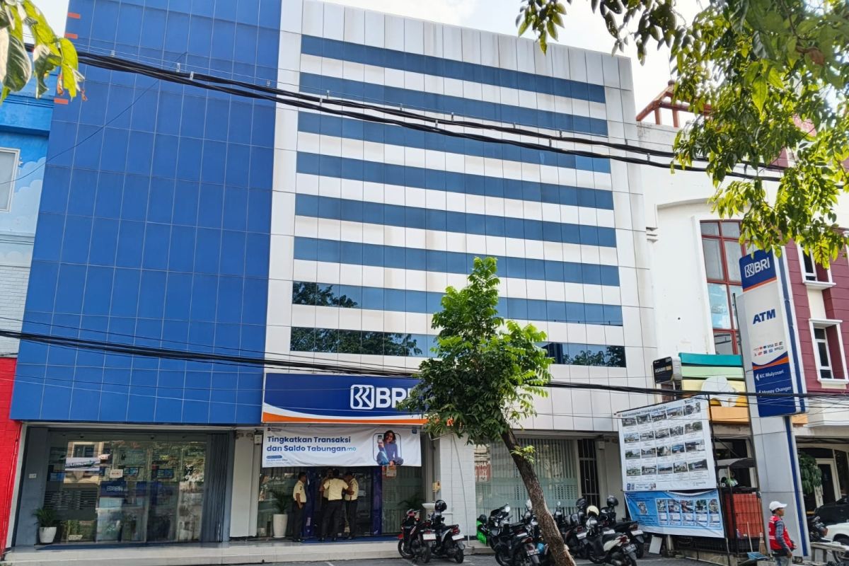 Promoting regional economic progress, BRI Mulyosari Branch channels Rp64.4 billion in KUR