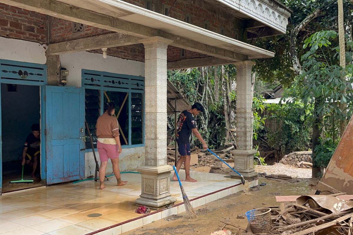 BNPB: Flooding in Kediri fully recedes, residents begin to resume activities