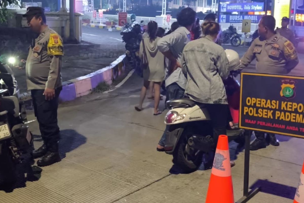 Raid in North Jakarta as police arrest two men found in possession of narcotics