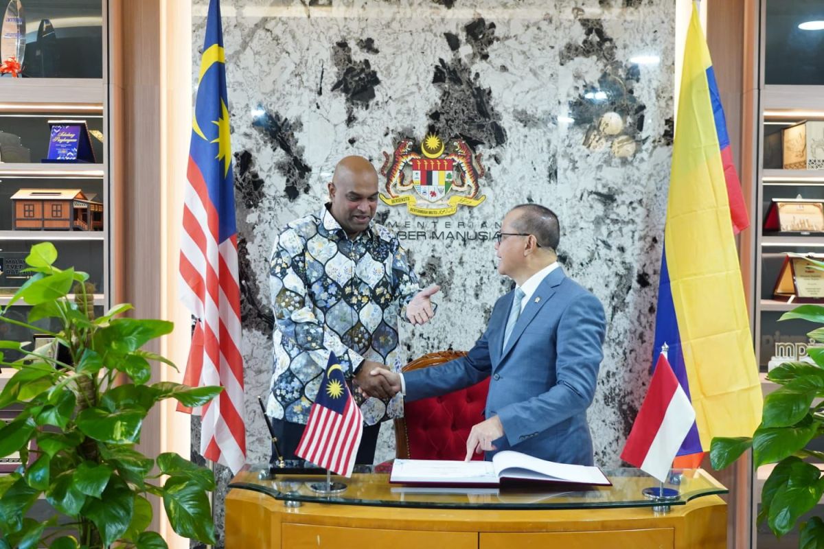 Indonesia and Malaysia discuss a new scheme for skilled migrant workers