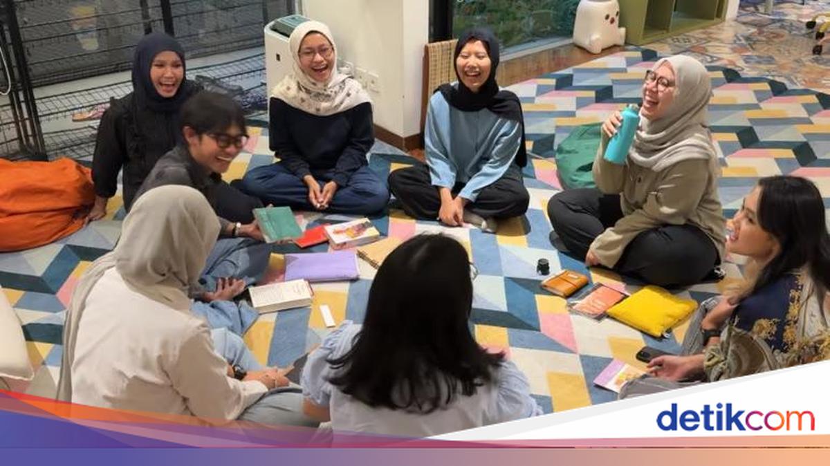 Why Are So Many Indonesian Young People Starting Their Own Libraries?