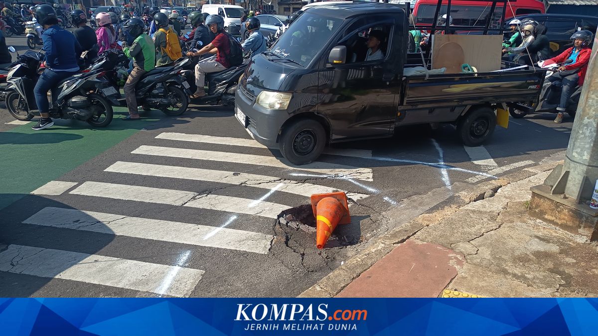 Roads in East Jakarta Damaged by Utility Excavations and Natural Factors