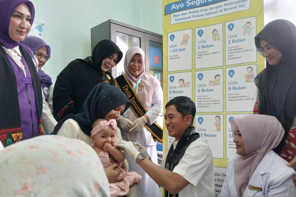 Deputy Health Minister suggests Aceh immunisation on public holidays to boost coverage