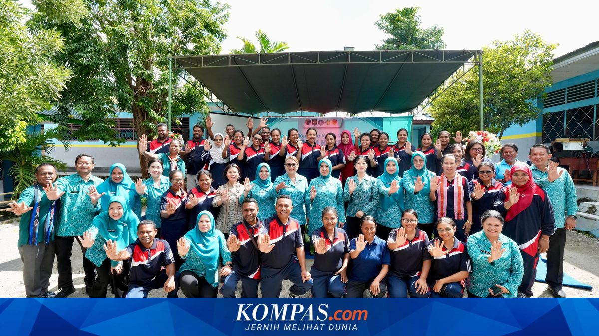 TP PKK Chairperson Urges Alor Students to Raise Health Awareness Through Free Health Checks
