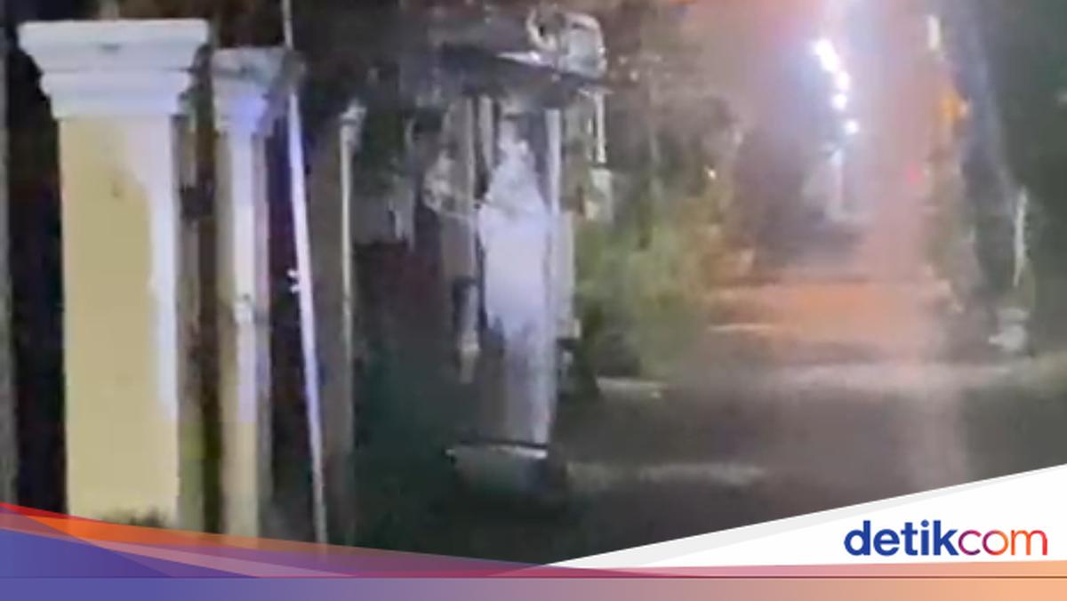Viral Sighting of a Suspected Pocong in Lamongan Stirs Residents