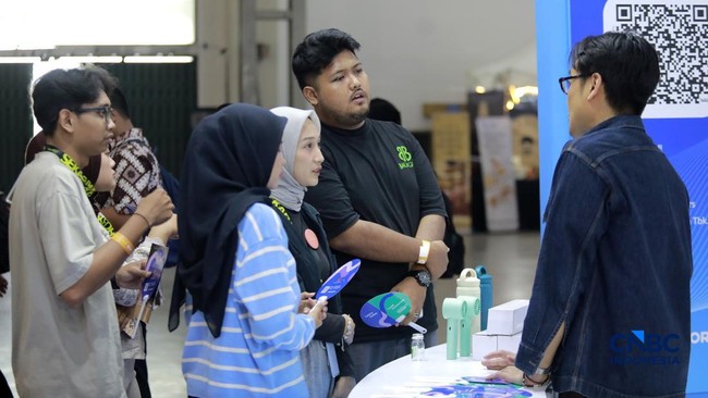 Looking for a Career Opportunity? Sampoerna Opens Booth at Jogja Financial Festival