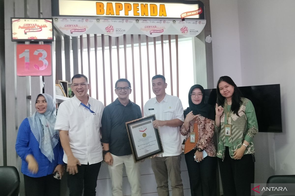 Bogor Regency breaks MURI record for 100-hour non-stop public service