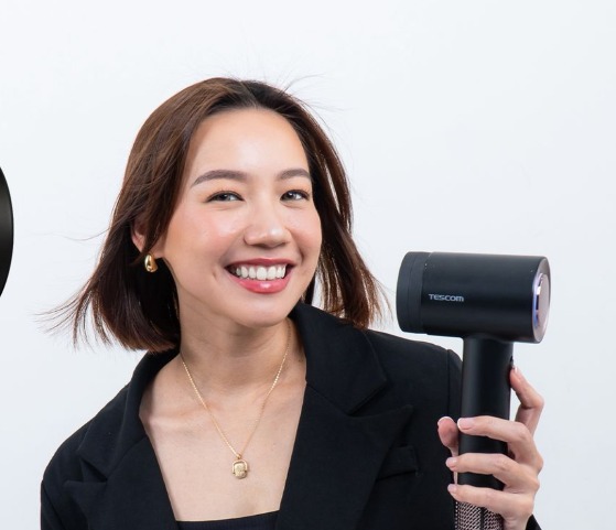 Collagen Hair Dryer: Innovative Japanese Hair-Styling and Drying Technology
