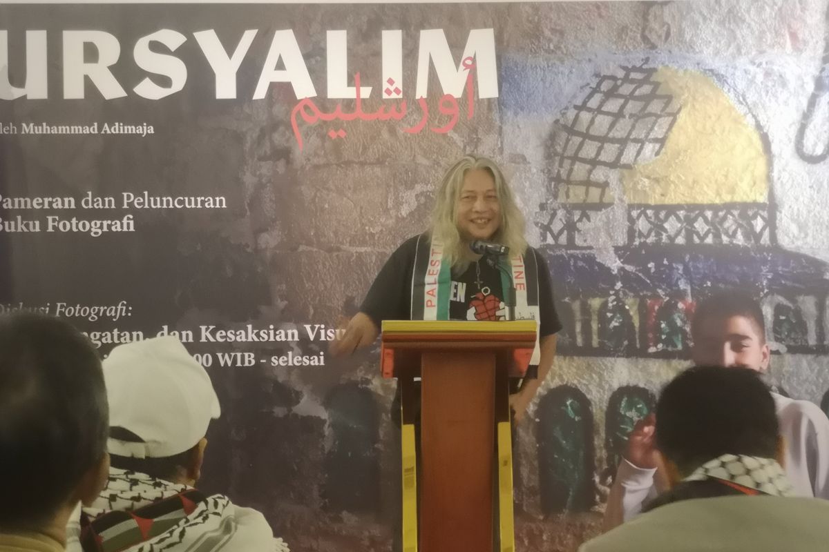 Oscar Motuloh says Adimaja’s Ursyalim work conveys the spiritual meaning of Jerusalem