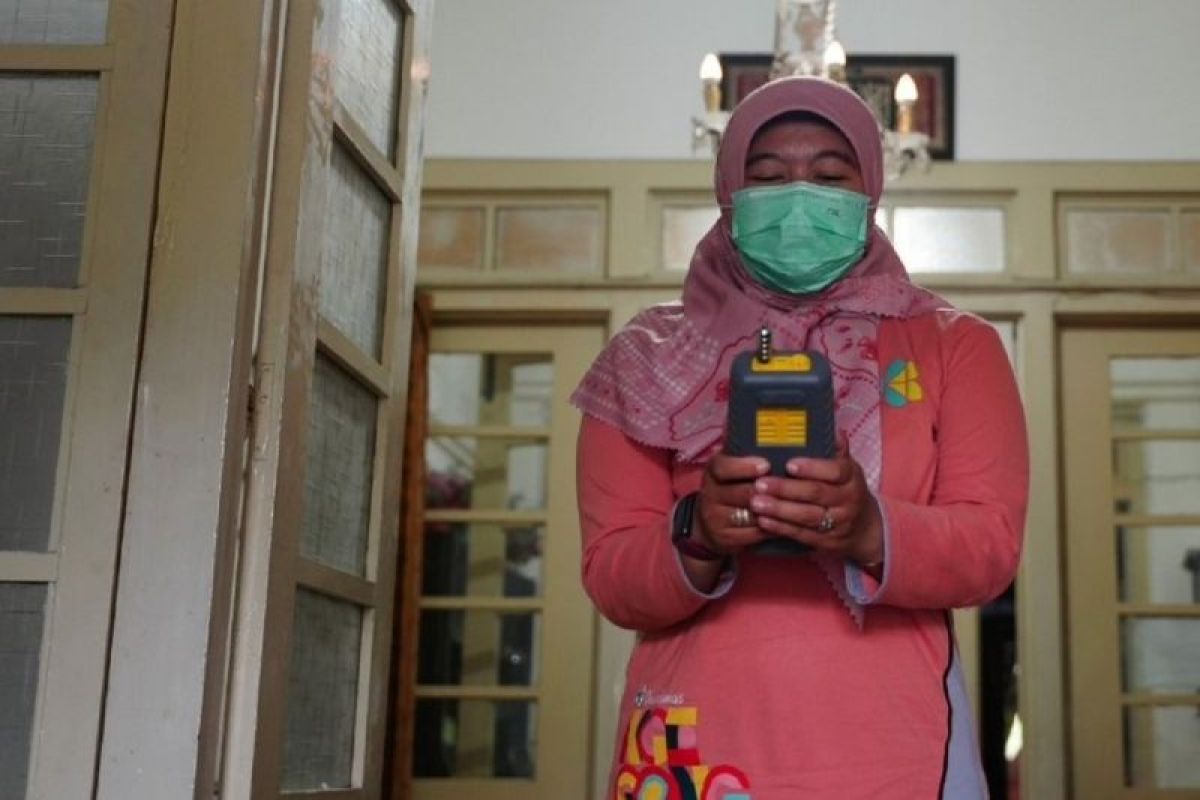 To protect health, Madiun City's Health Office checks residents' indoor air quality
