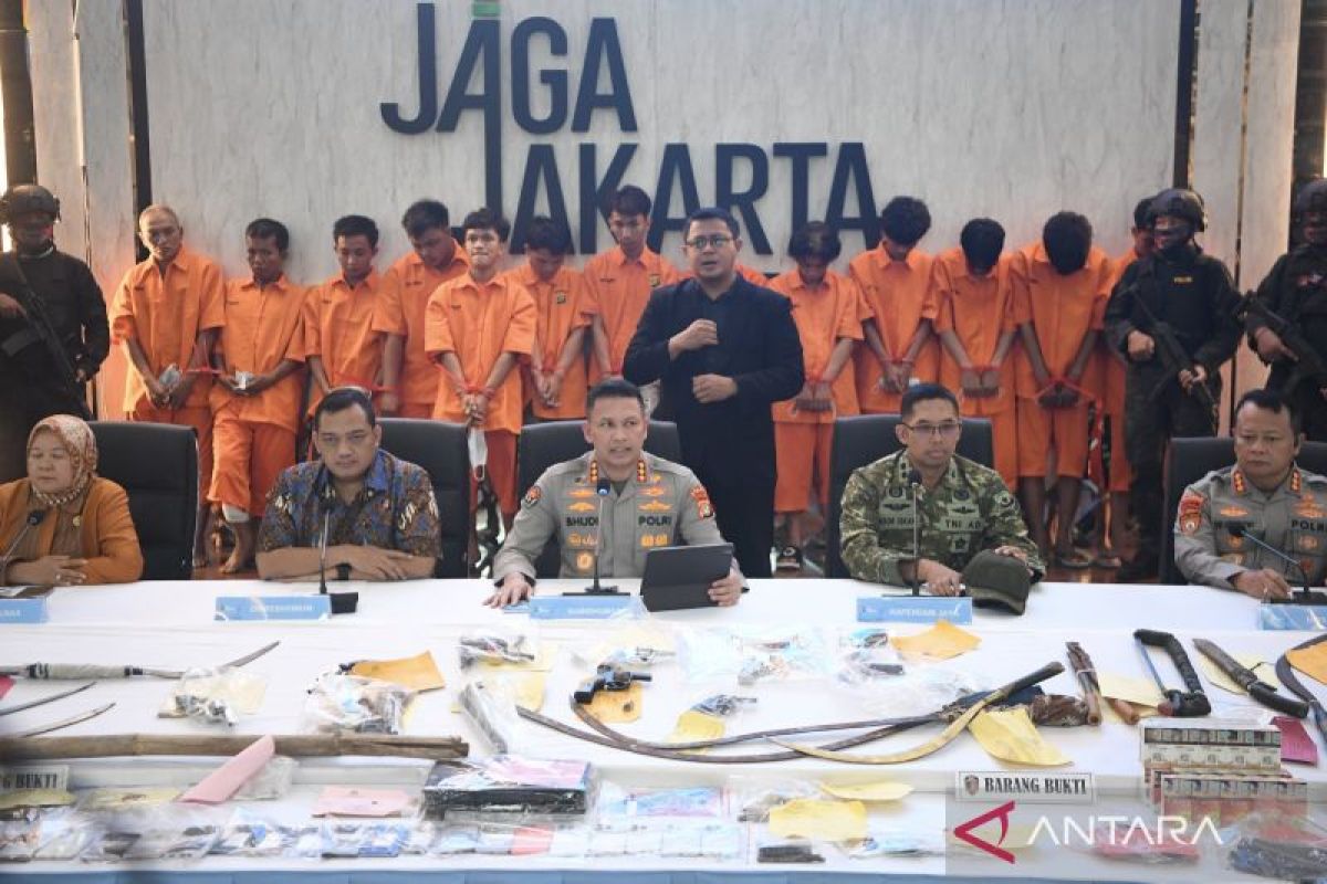 Yesterday's crime roundup: model suspected to be a mugging victim, driver arrested for raping a domestic worker in North Jakarta