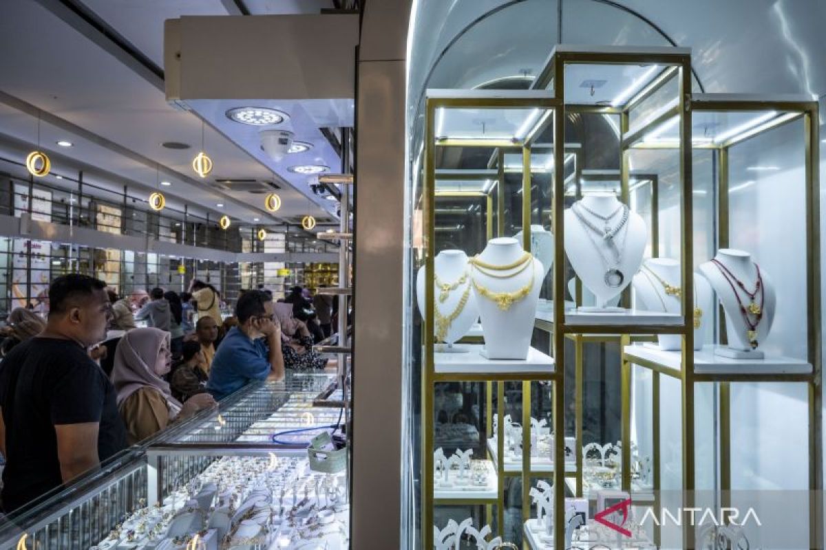 Full list of gold prices fall across Pegadaian this morning