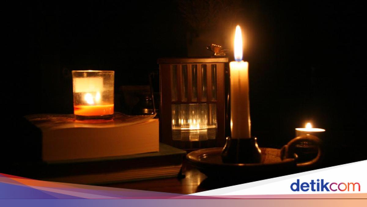 Power still out in parts of North Sumatra after 12 hours