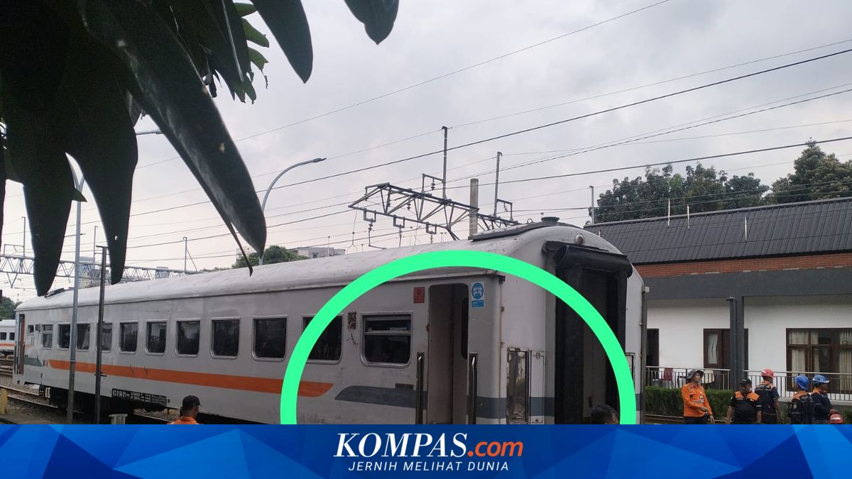 Morning Disruption at Senen Station as Locomotive and One Serayu Carriage Derail; Train Services Hampered