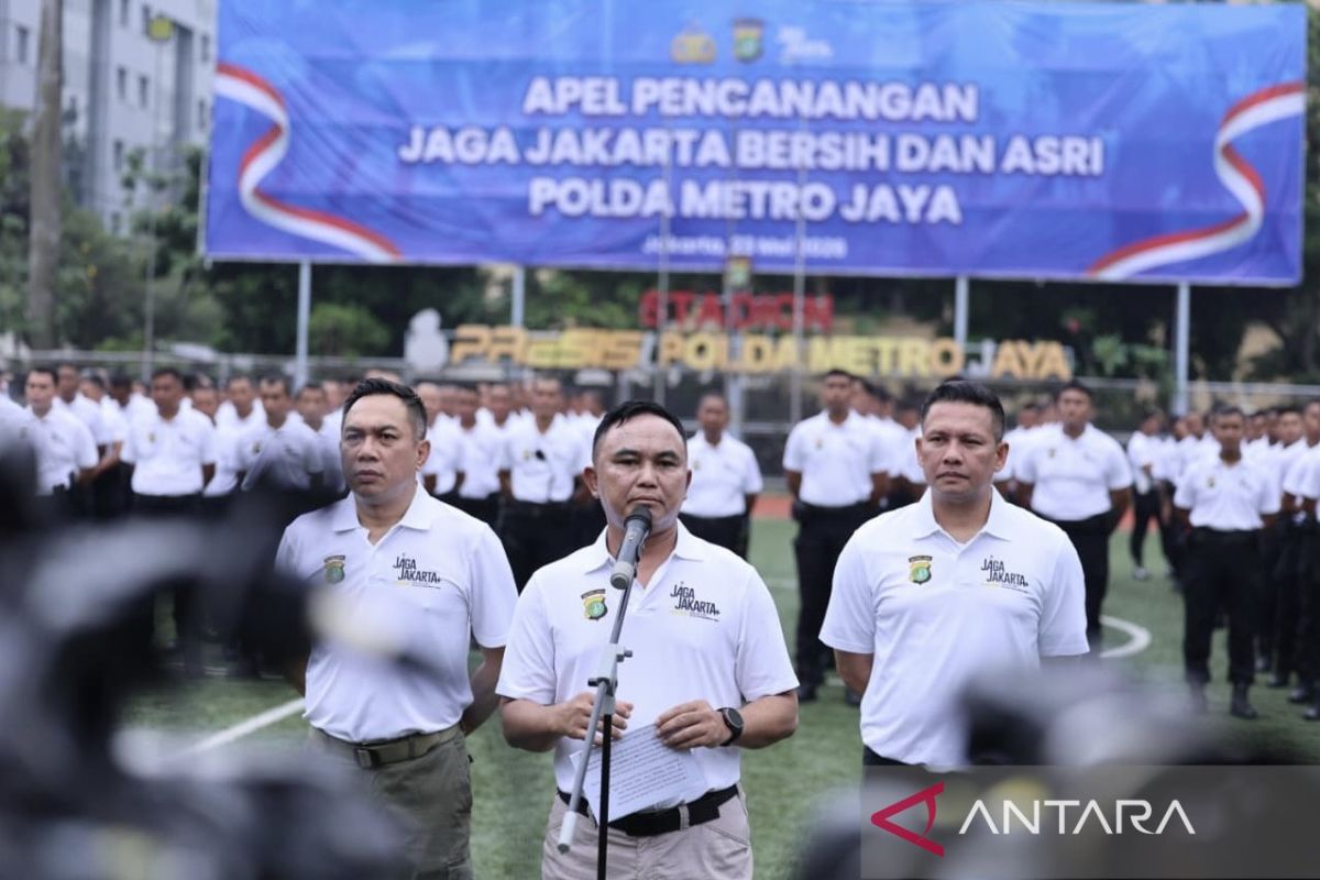 Metro Jaya Police Launches 'Keep Jakarta Clean and Beautiful' Movement