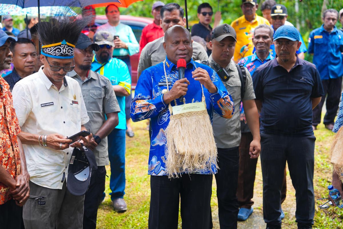 Papua Governor Optimistic that Kampung Nelayan Merah Putih Will Propel Supiori